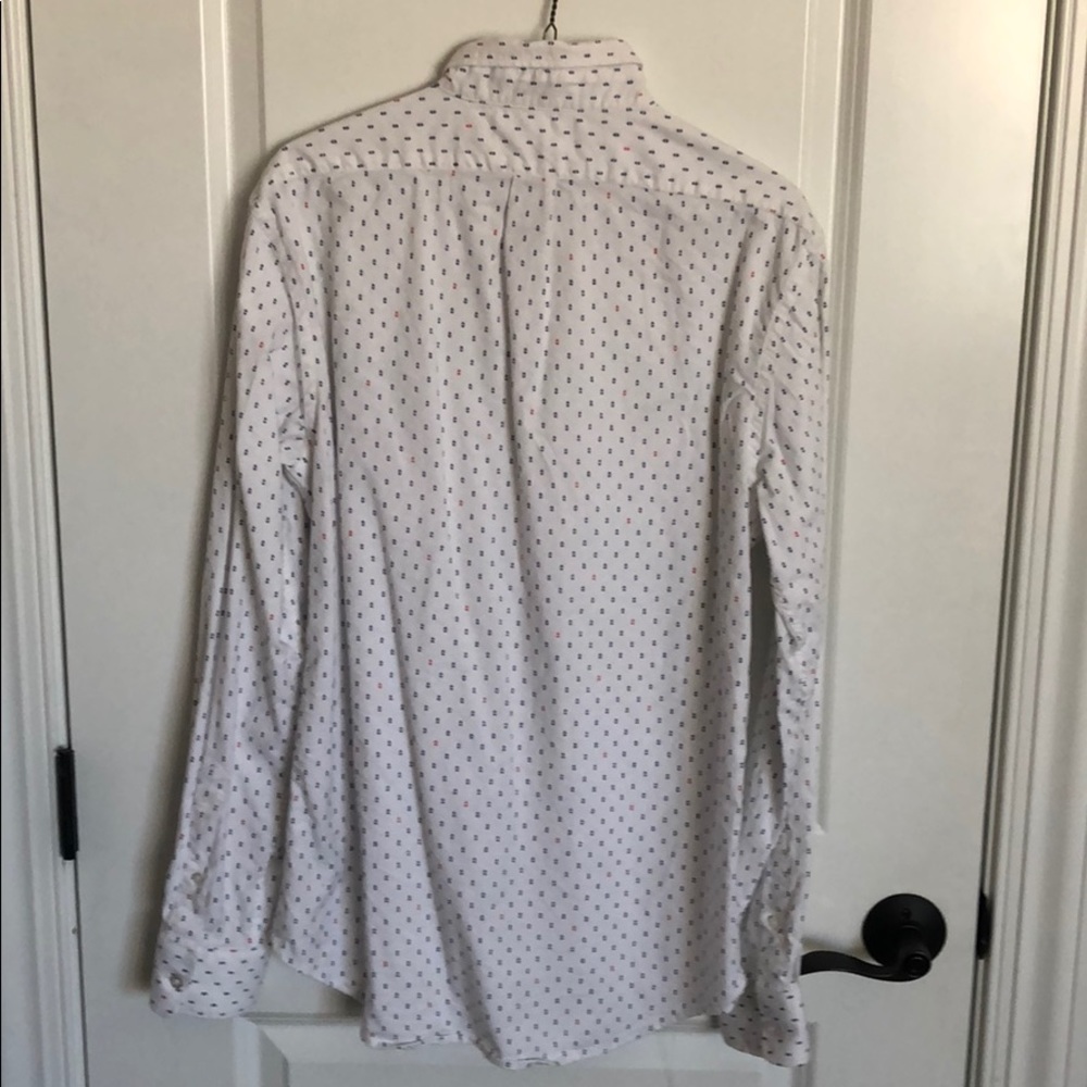Old navy pattern button down - Picture 3 of 3